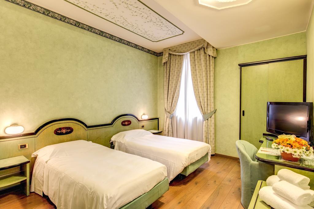 Ih Hotels Milano Puccini Cameră foto